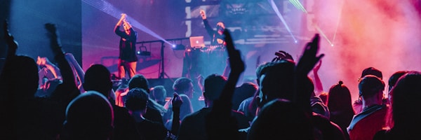 mk体育球迷社区铁粉聚集地内热闹的线上互动场景